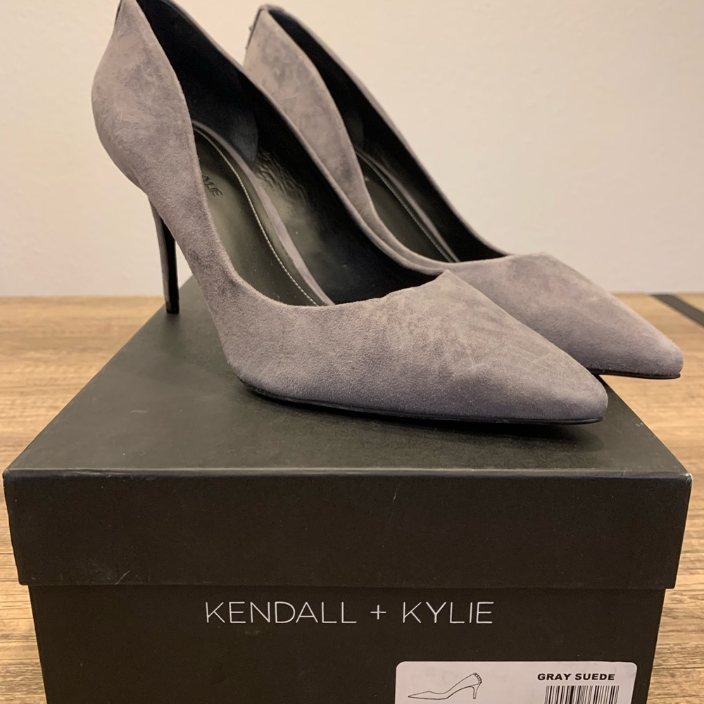 Kendall & Kylie Britney Grey Suede Pumps With Metal Stitch Stud Detail Size 9.5